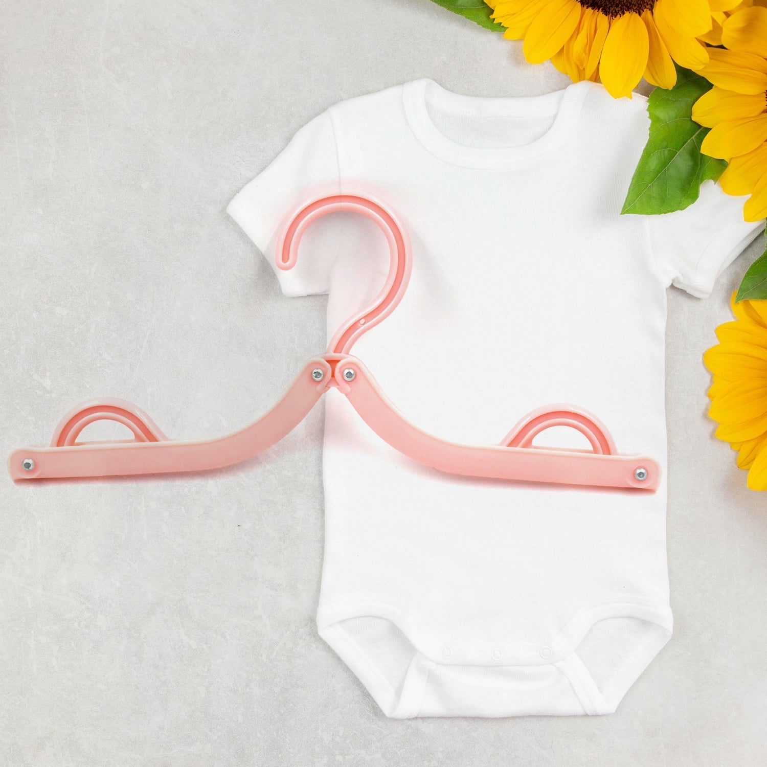 Travel clothes hangers, folding design, 10 pieces for easy carrying. Travel clothes hangers, folding design, 10 pieces for easy carrying.